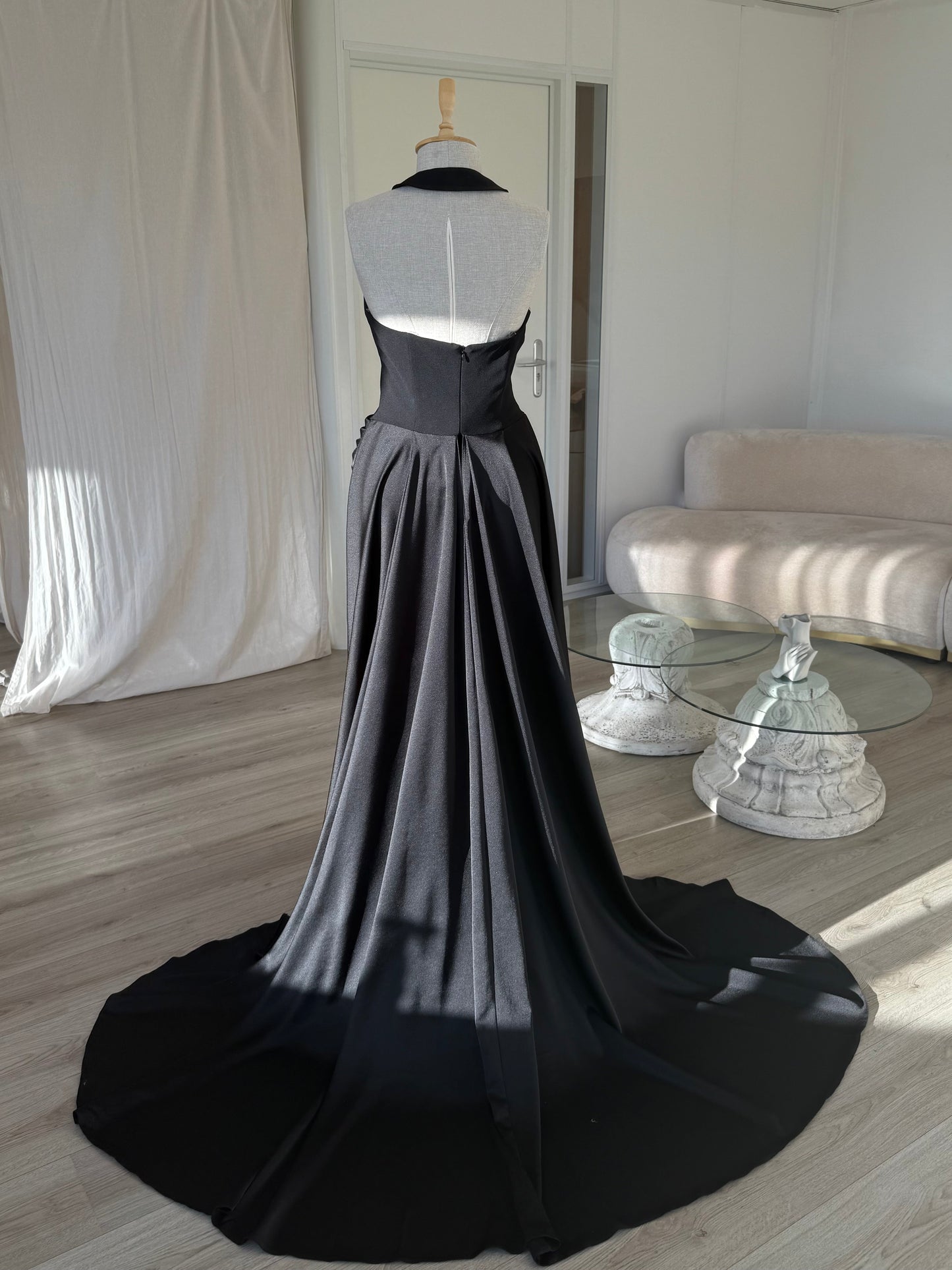 The Asina dress black