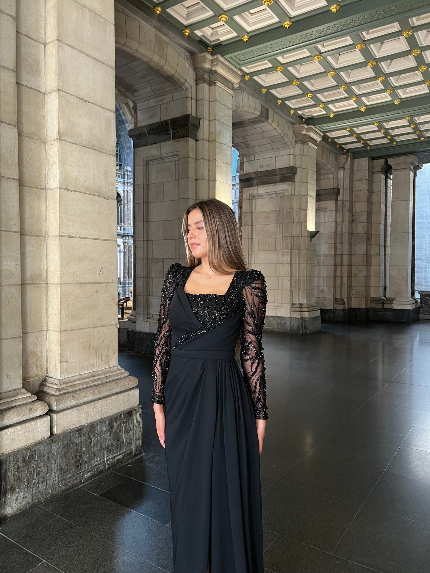 The Ardila dress black