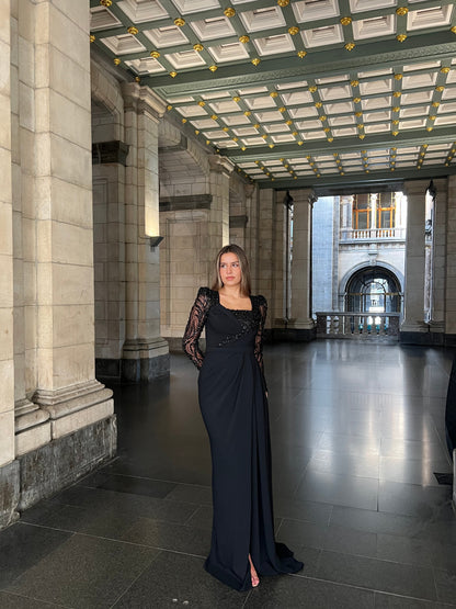 The Ardila dress black