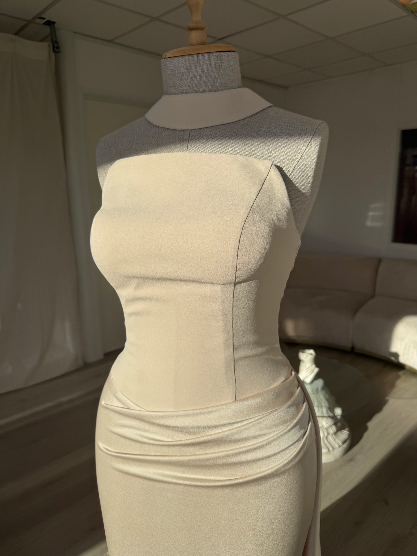 The Asina dress beige