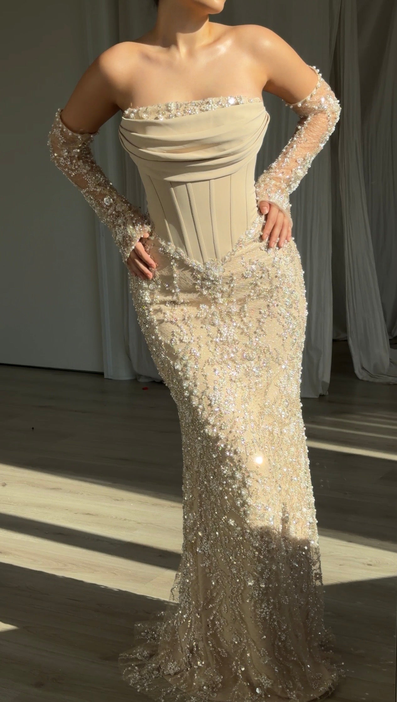 The Rana dress beige
