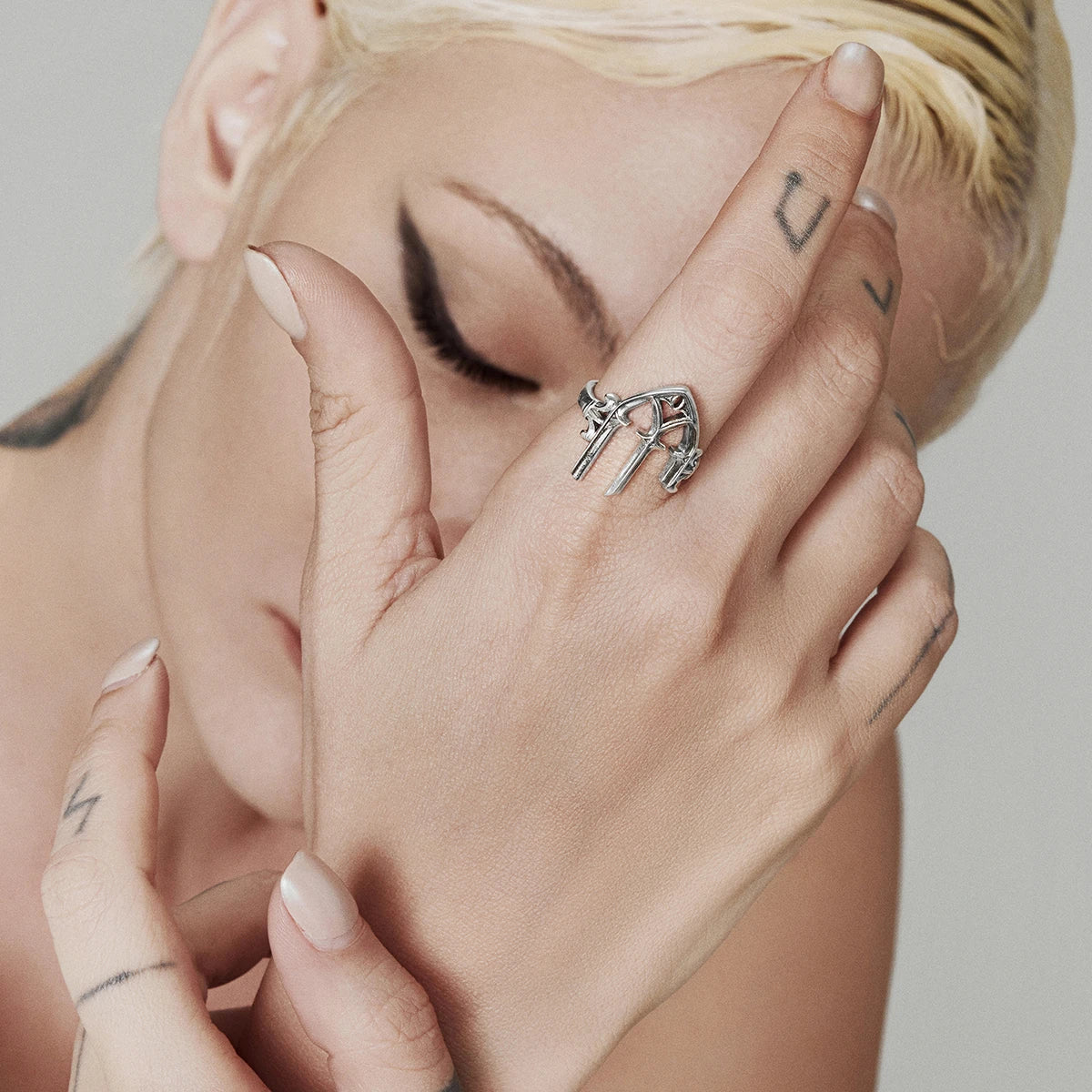 GOTHIC ARCH RING