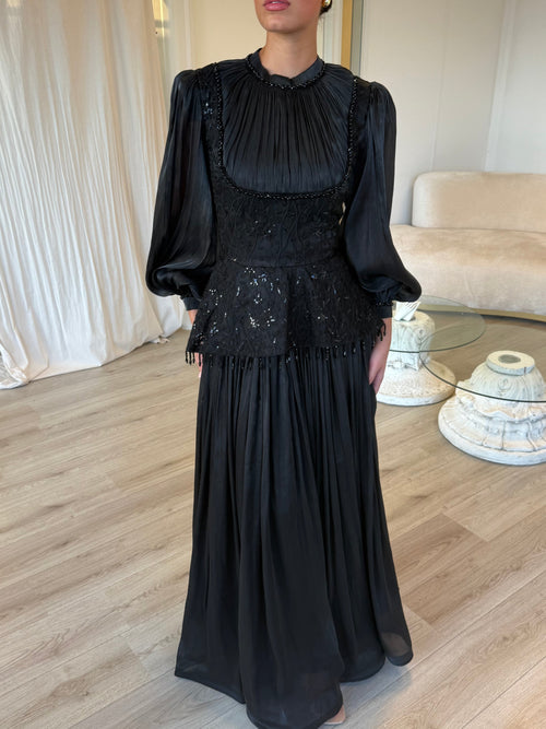 The Diora ivory black
