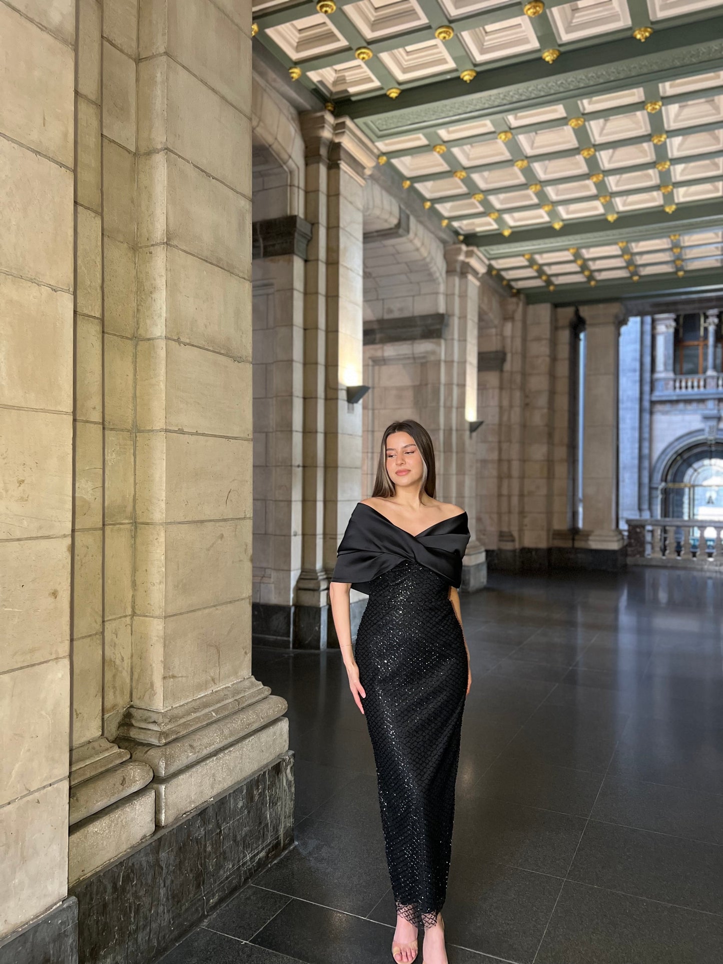 The Dania dress black