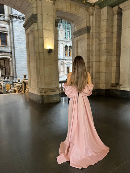 The Leena dress black and pink