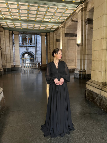 The Hera dress black