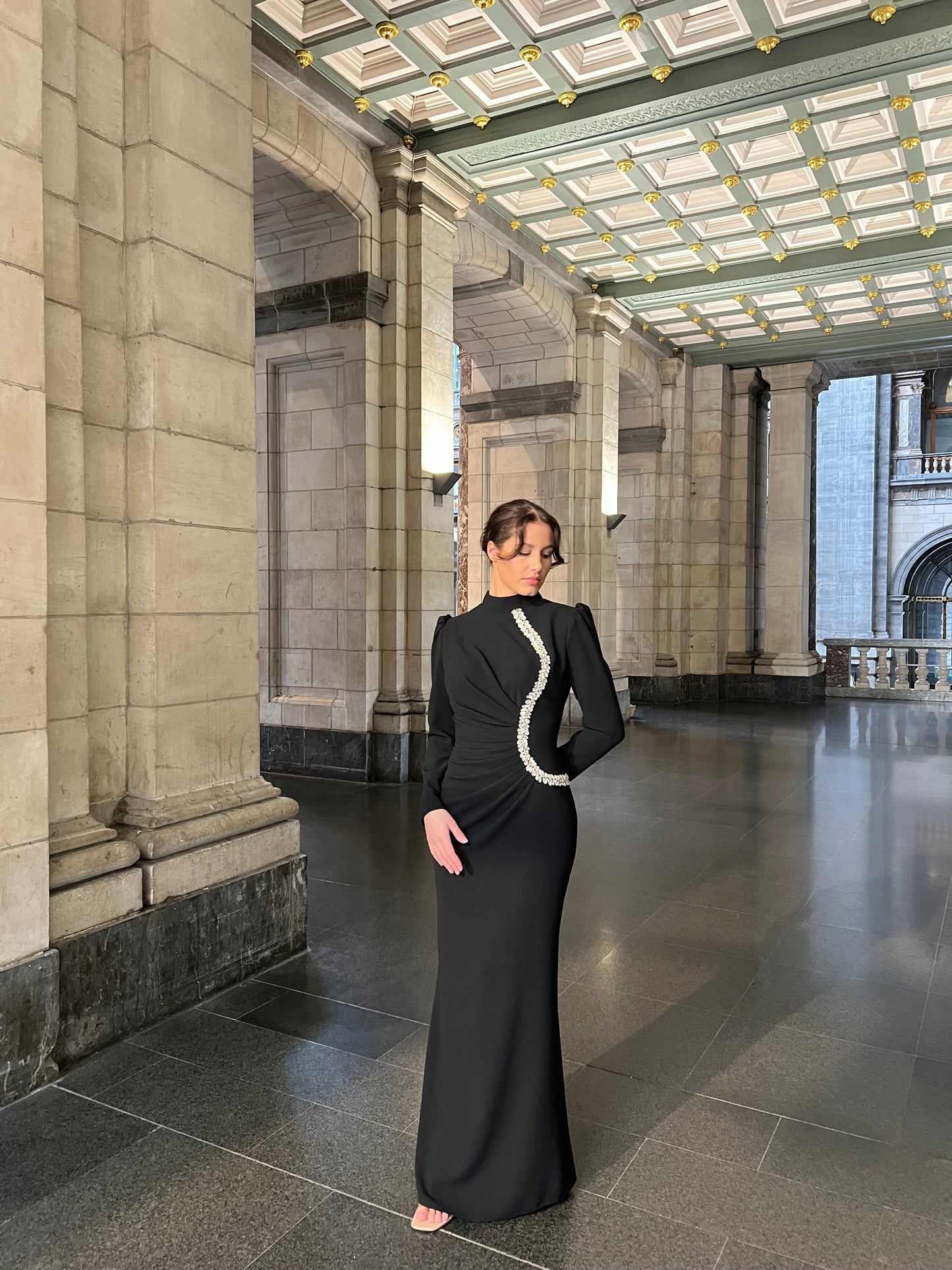 The Elma dress black