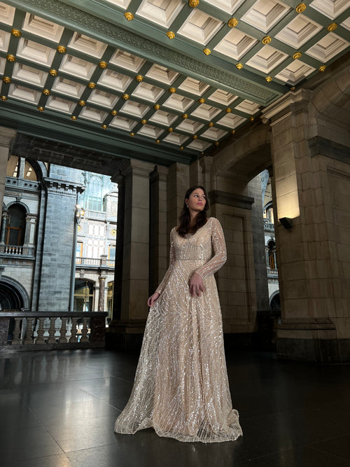 The Sara dress beige