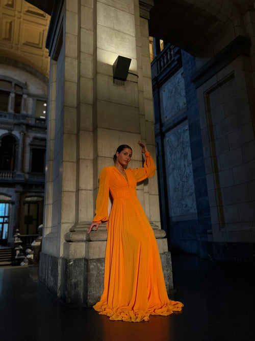 The Hera dress light orange