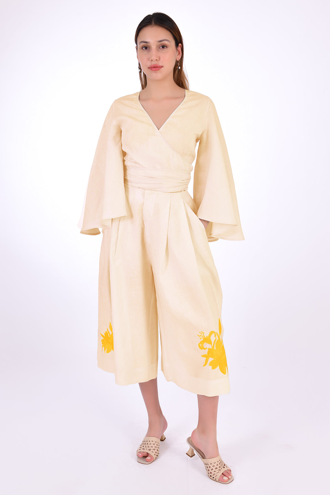 DES-VU SHORTS SET