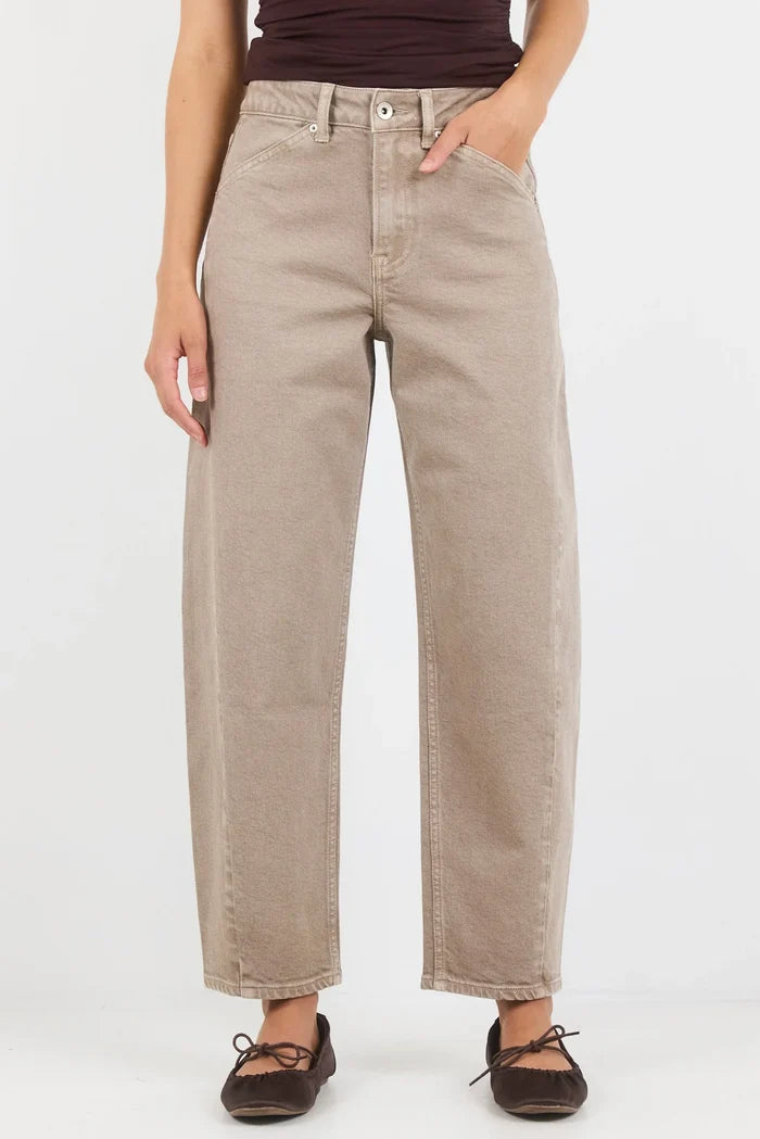 STORIES BE TOLD - IDOLISE BARREL JEAN - Taupe