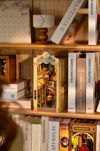 TGB08 Diy Book Nook Kit: Romantic Venice with Dust Cover