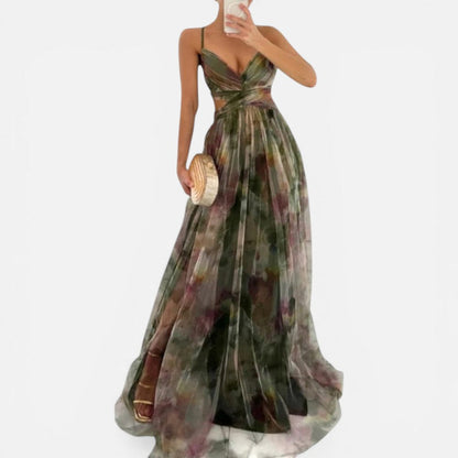 Maxi dress with spaghetti straps and a flowing cut 4